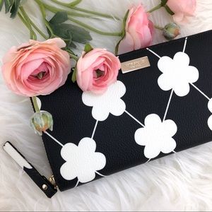 KATE SPADE ♠️ ZIP-AROUND WALLET